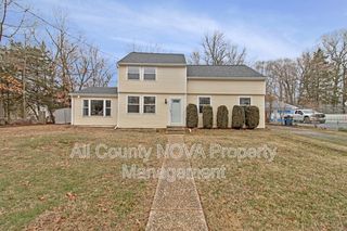 8600 Lantern Ln, Clinton, MD 20735