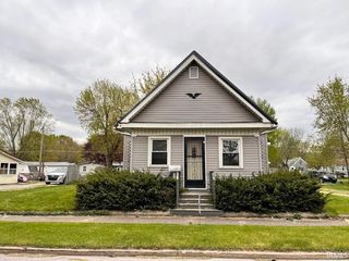 308 W  Columbia St, Flora, IN 46929
