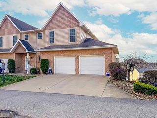 2 Palmetto Dr, Morgantown, WV 26508