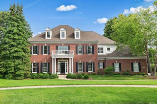 7206 Horseshoe Ct, Cary, IL 60013
