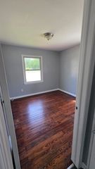 6646 Harding St, Taylor, MI 48180