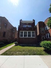 2117 W Lunt Ave #1, Chicago, IL 60645