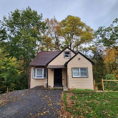 105 Edgewood Dr, Beckley, WV 25801
