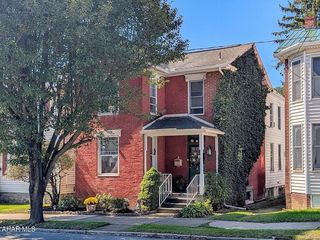 32 N  Spring St, Everett, PA 15537