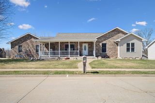 2087 Emily Dr, Dubuque, IA 52003