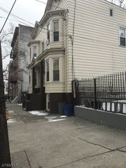 86-86 Stone St, Newark, NJ 07104
