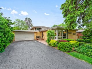 1506 Wakeman Ave, Wheaton, IL 60187