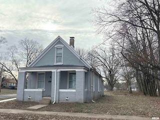 2700 W  Marquette St, Peoria, IL 61605