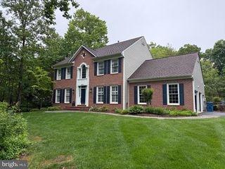 9220 Davis Dr, Lorton, VA 22079