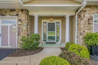129 Wyndham Rd, Clarks Summit, PA 18411