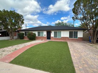 2220 E HEATHERBRAE Drive, Phoenix, AZ 85016