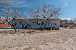 122 County Road 3052, Orange Grove, TX 78372
