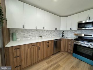 214 Londonderry Ln, Darby, PA 19023