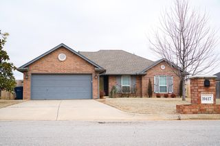 10417 NW 42nd St, Yukon, OK 73099