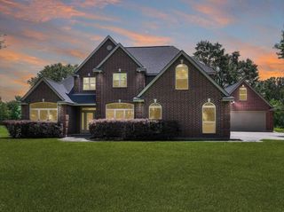 1865 Summerville Ln, Orange, TX 77630