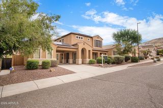 2020 W CALEB Road, Phoenix, AZ 85085