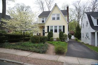 453 Wyndham Rd, Teaneck, NJ 07666