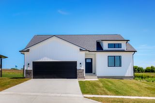 1601 Hackenberry Pl, Granger, IA 50109