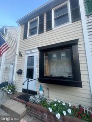 32 Thompson St #32, Bordentown, NJ 08505