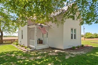 2056 Charles Young Rd, Dupo, IL 62239