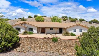 20775 N  Hackamore Ln, Paulden, AZ 86334