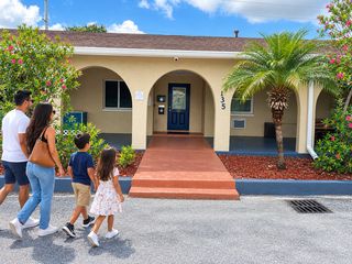 660 Beltrees St #225, Dunedin, FL 34698
