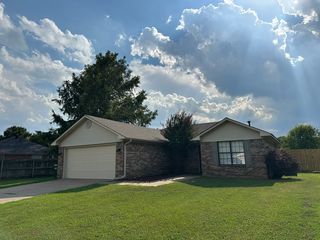 1415 Pyramid Dr, Conway, AR 72034