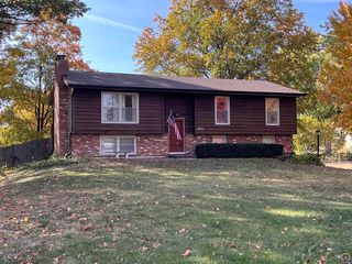 1733 SE 37th St, Topeka, KS 66605