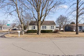 1120 N  6th Ave, Washington, IA 52353