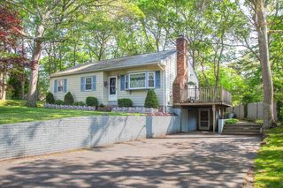 34 Edgewood Road, Hyannis, MA 02601