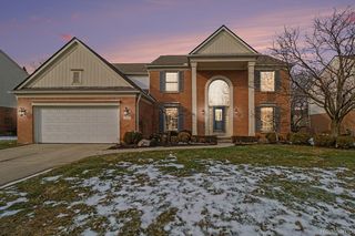 1901 Midchester Dr, West Bloomfield, MI 48324