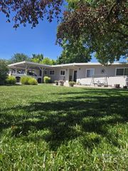 911 N  4th St, Parma, ID 83660