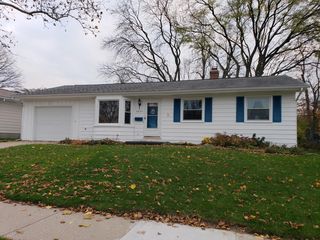 2509 Victor Ave, Lansing, MI 48911