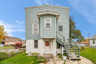 7043 W  71st St, Chicago, IL 60638