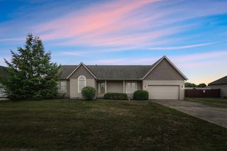 112 Castleton Ct, Pataskala, OH 43062