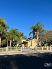 2403 N  Inyo St, Bakersfield, CA 93305