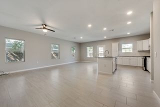 919 W  Collins St, Denison, TX 75020