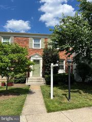 1609 Dunterry Pl, Mc Lean, VA 22101