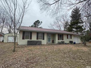 620 S  Park Dr, Goreville, IL 62939