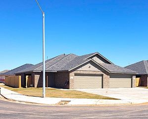 1401 15th St #B, Shallowater, TX 79363