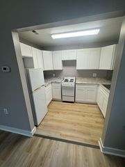 18 W  27th St, Baltimore, MD 21218