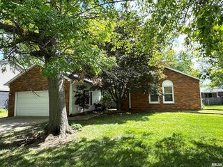312 Astoria Rd, Springfield, IL 62704