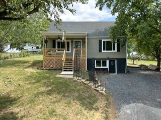 523 A St, Staunton, VA 24401
