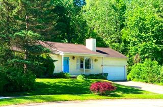 369 Tanglewood Cir, Brighton, MI 48116