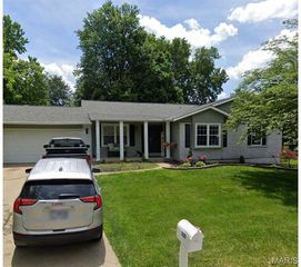 1322 Woodstone Dr, Saint Charles, MO 63304