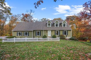 32 Maple Avenue West, Higganum, CT 06441