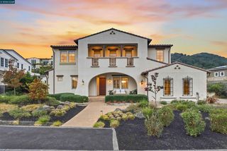 26 Coffee Berry Ln, Orinda, CA 94563