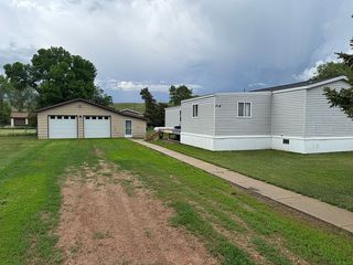 712 Fair St SE, Beulah, ND 58523