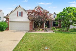 1974 Harley Ct, Ann Arbor, MI 48103