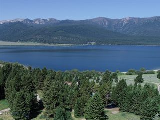 Nnn Loop Ln, West Yellowstone, MT 59758
